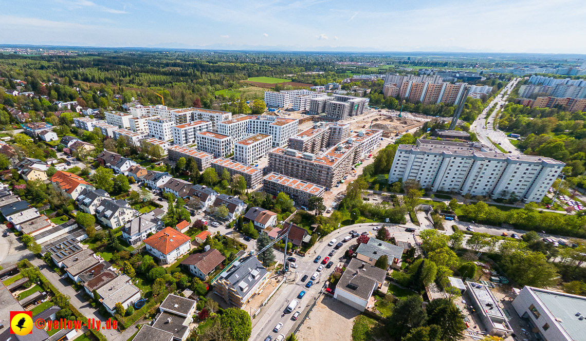 04.05.2023 - Luftbilder vom Alexisqaurtier und Pandion Verde in Neuperlach